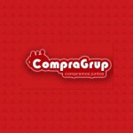 Logotipo que muestra "CompraGrup" en texto blanco en negrita sobre fondo rojo con "compramos juntos" debajo en texto más pequeño.
