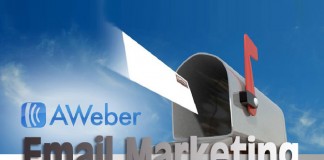 Un buzón con una bandera roja tiene un sobre que emerge de él contra un cielo azul. El texto dice "AWeber Email Marketing para impulsar las ventas".
