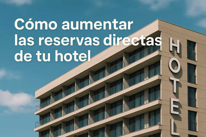 reservas-hotel Moderno edificio hotelero con balcones bajo un cielo azul; el texto en español dice